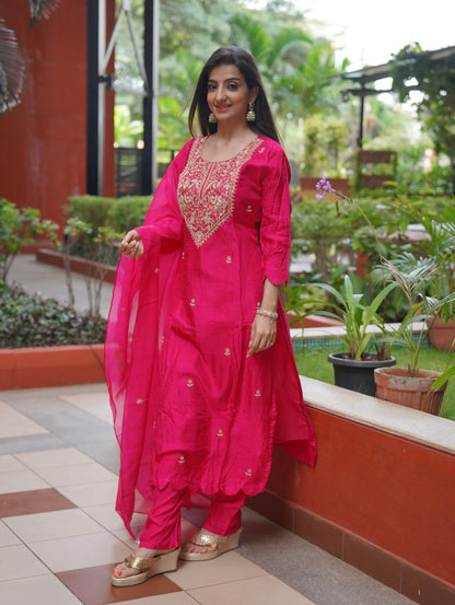Aira Rani Pink Festive Suit Set with Embroidery & Dupatta | PARRII