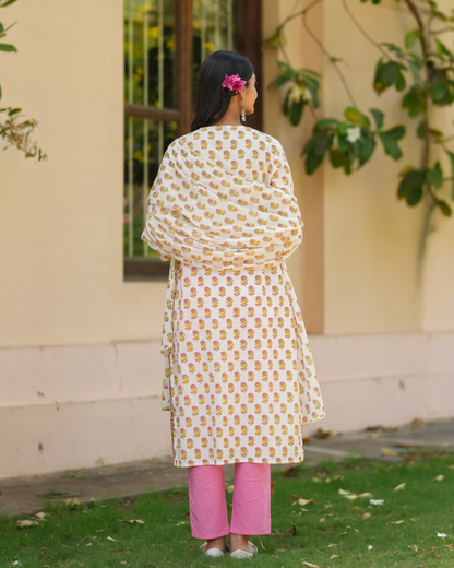 Gulbahaar Parrii White Floral Kurta Set with Pink Embroidery