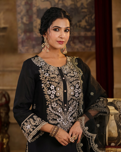 Parrii Ruh-e-Kala black embroidered kurta set with dupatta for women