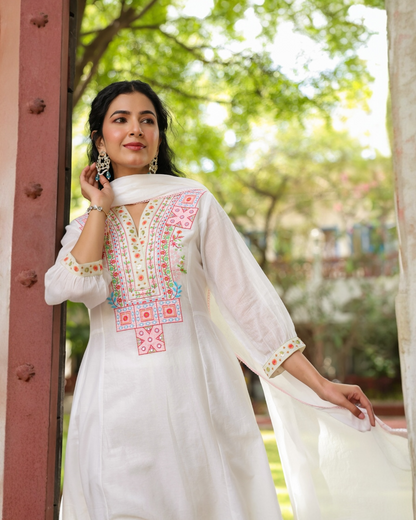 Chandini Safed Anarkali Suit Set with Dupatta | Parrii