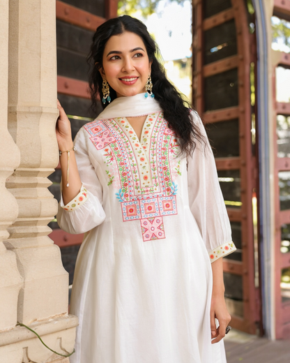 Chandini Safed Anarkali Suit Set with Dupatta | Parrii