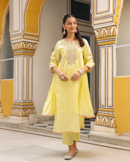 Halki Peeli Chanderi Kurta Set with Floral Embroidery | PARRII